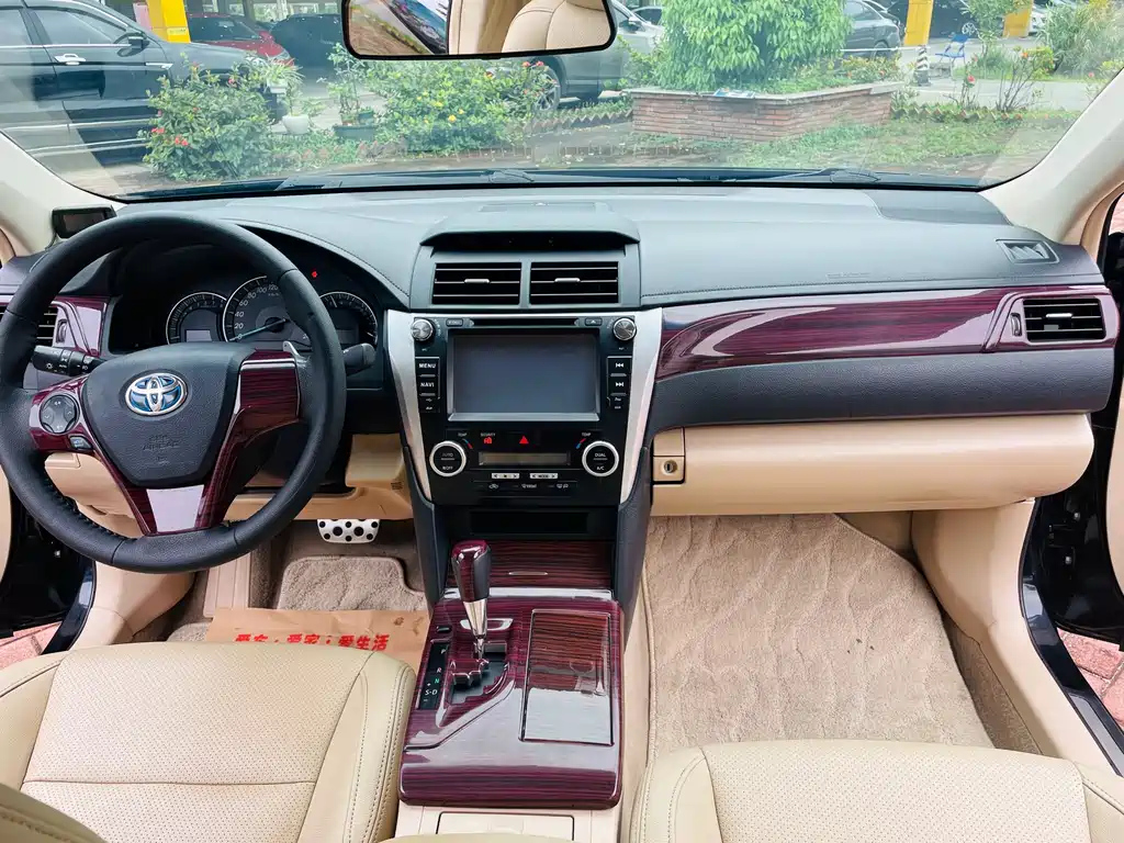 TOYOTA CAMRY 2012
