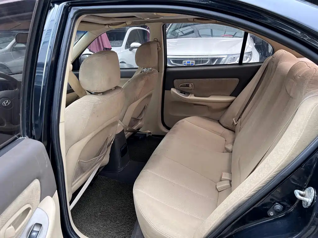 HYUNDAI ELANTRA 2010