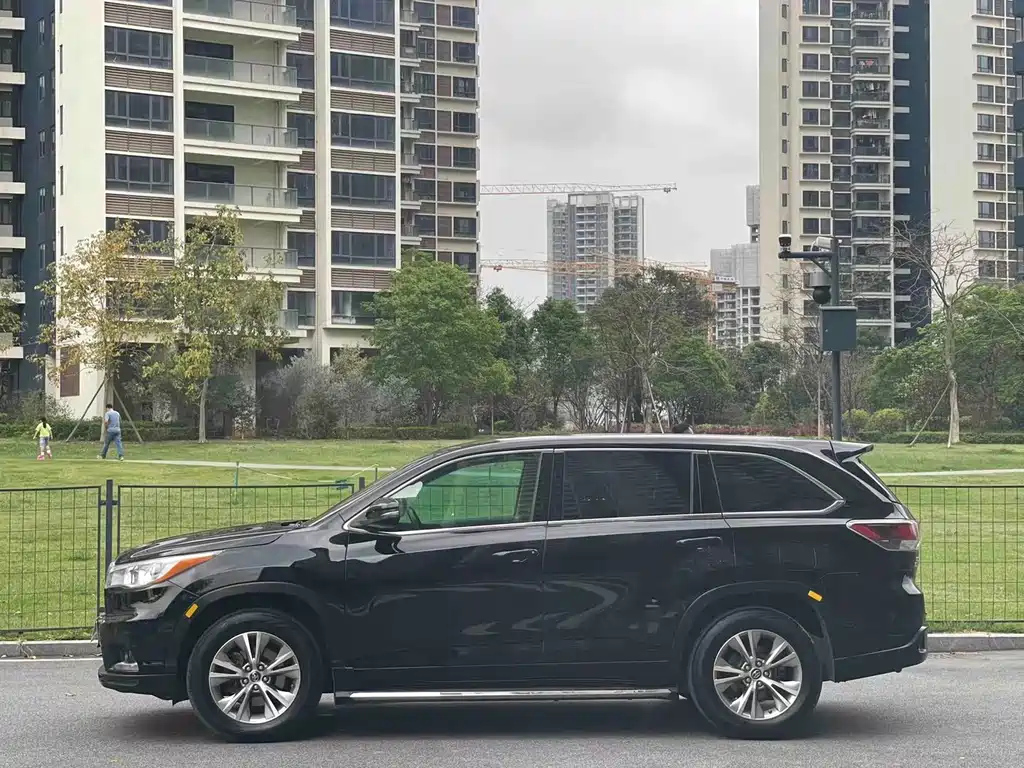 TOYOTA HIGHLANDER 2017