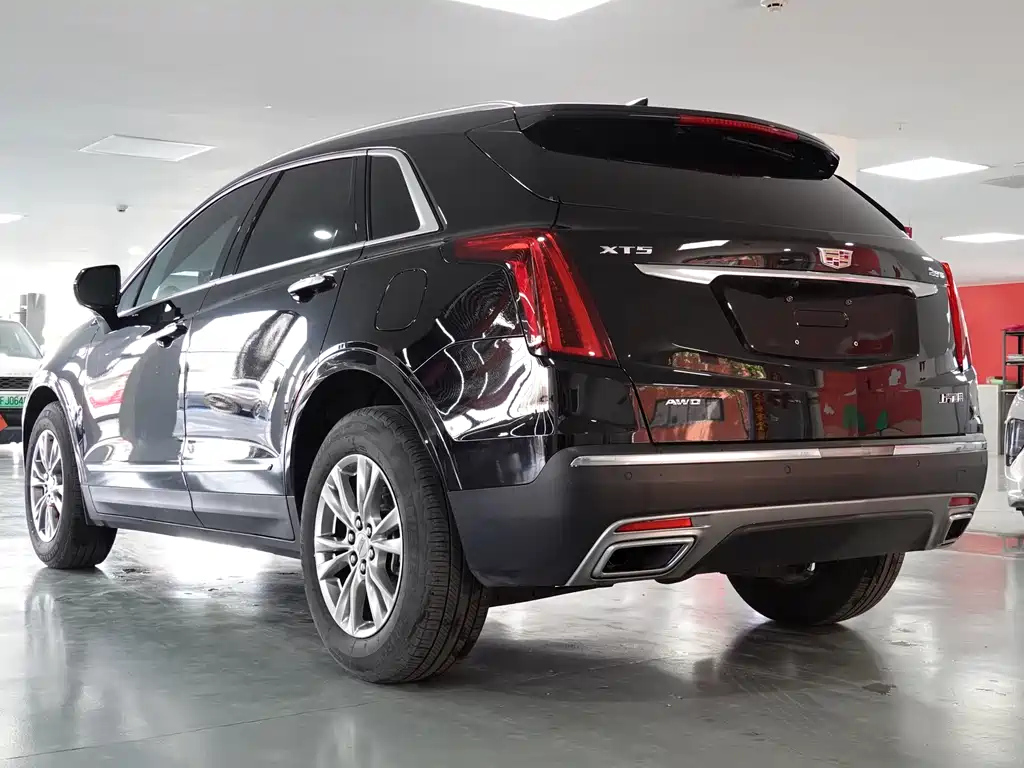CADILLAC XT5 2021