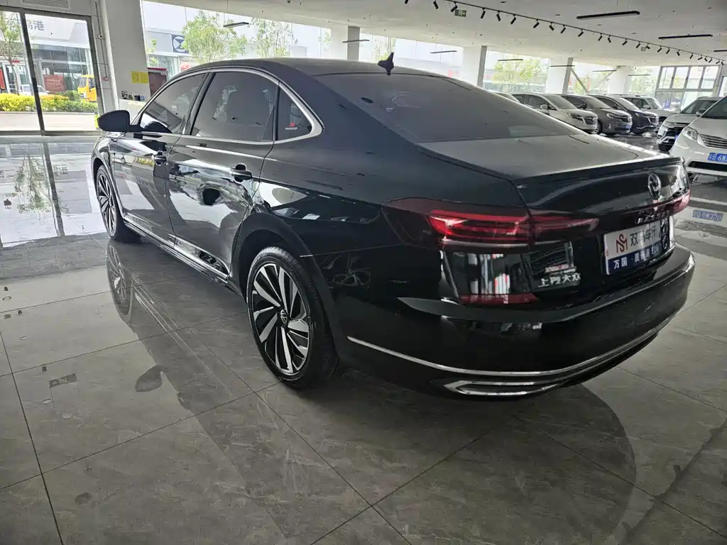 VOLKSWAGEN PASSAT 2022