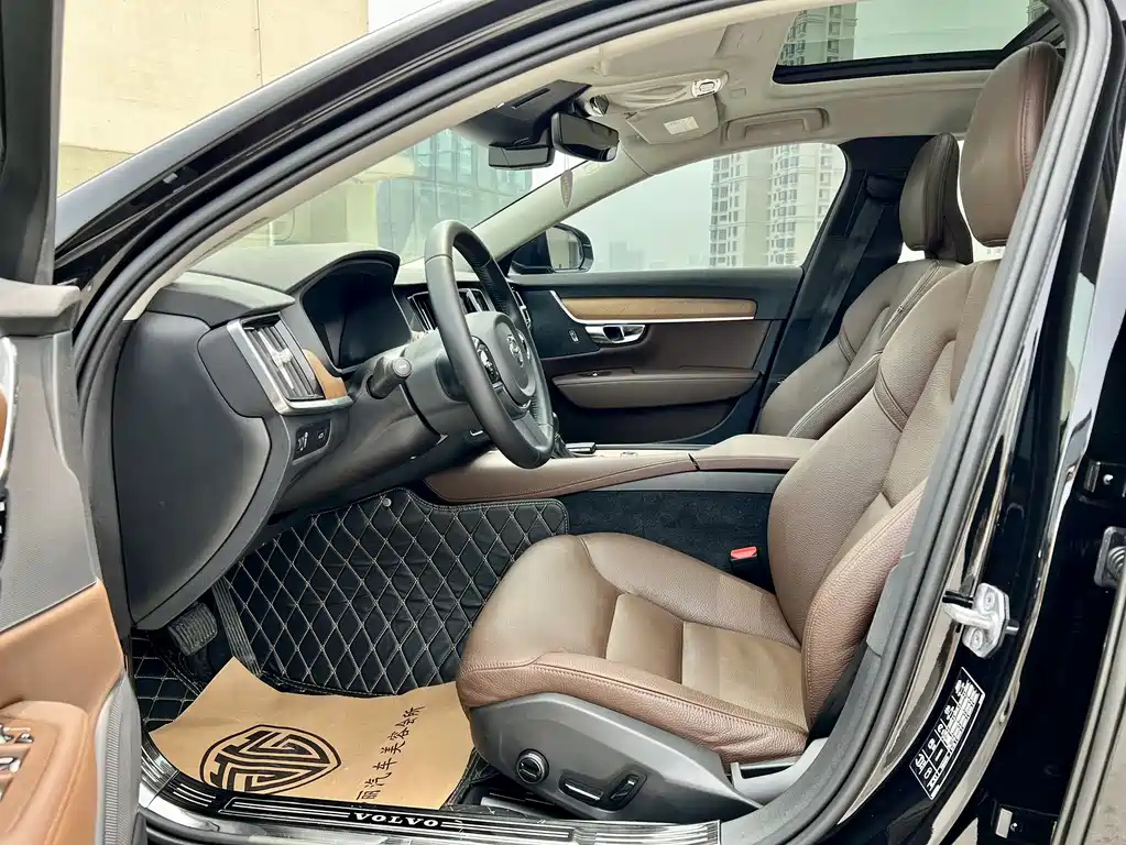 VOLVO S90 2020