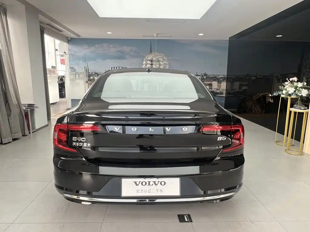 VOLVO S90 2022