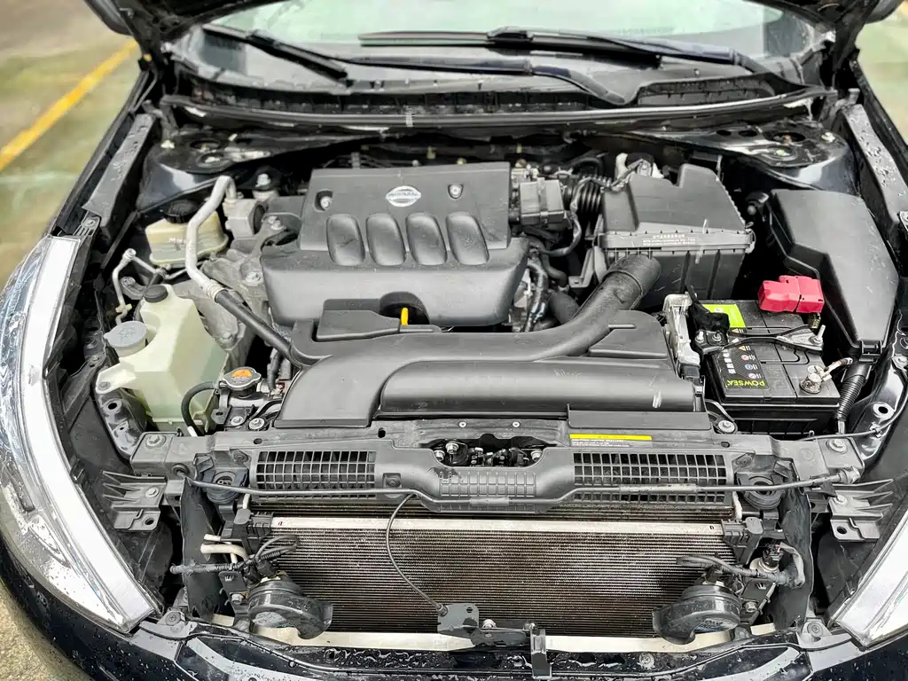 NISSAN TEANA 2011