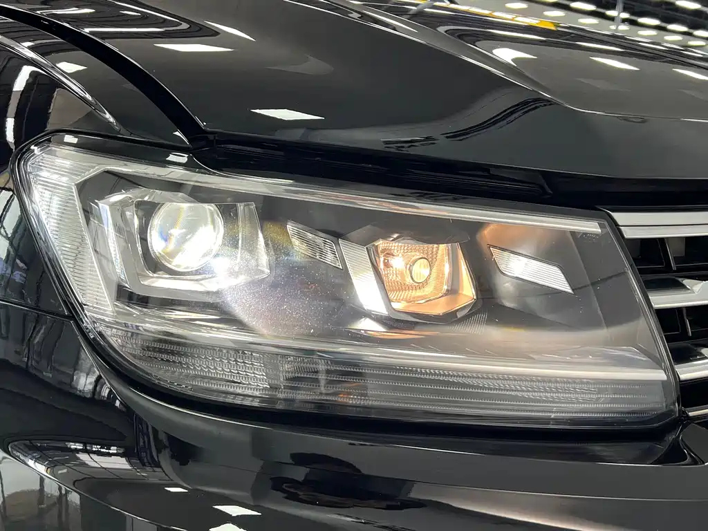 VOLKSWAGEN TIGUAN L 2021