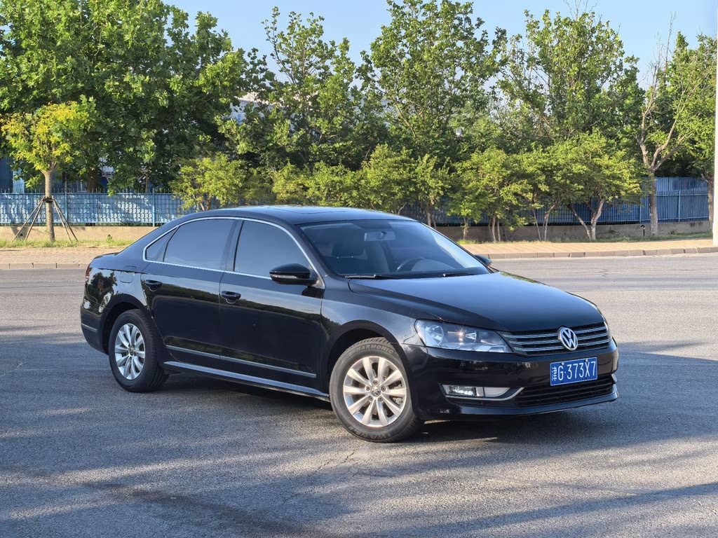VOLKSWAGEN PASSAT 2014