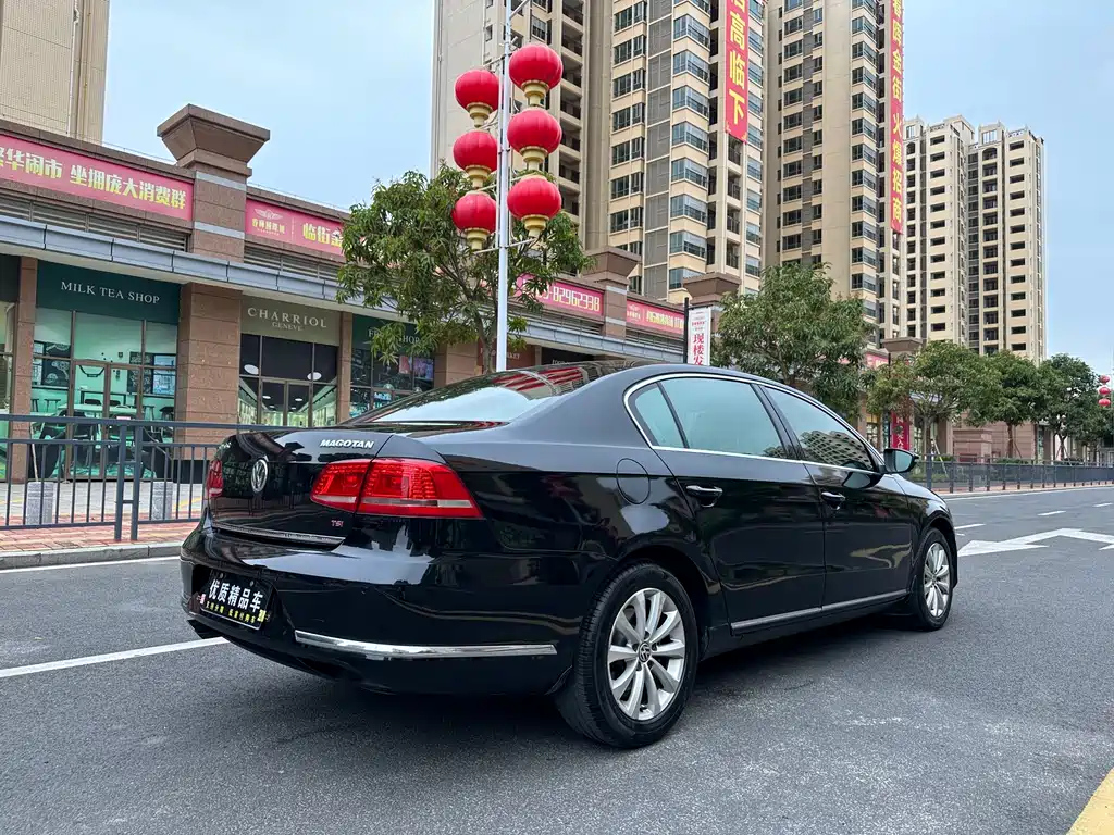 VOLKSWAGEN MAGOTAN 2015