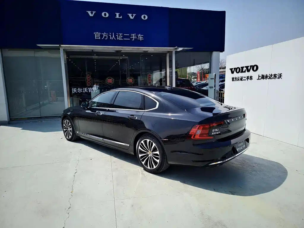 VOLVO S90 2022