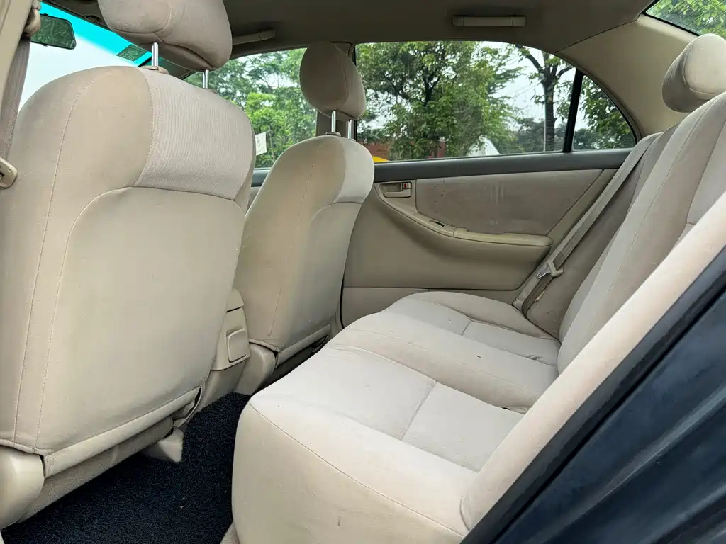 TOYOTA COROLLA 2010
