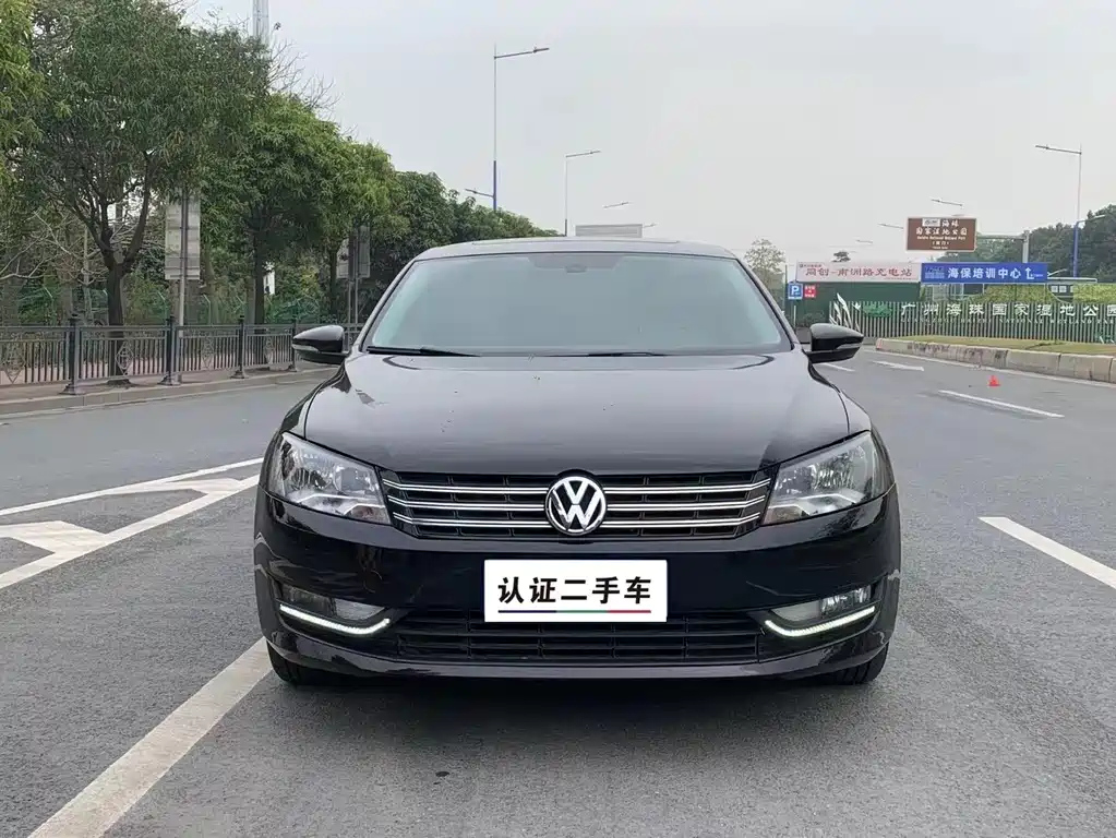 VOLKSWAGEN PASSAT 2015