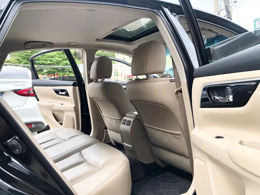 NISSAN TEANA 2018