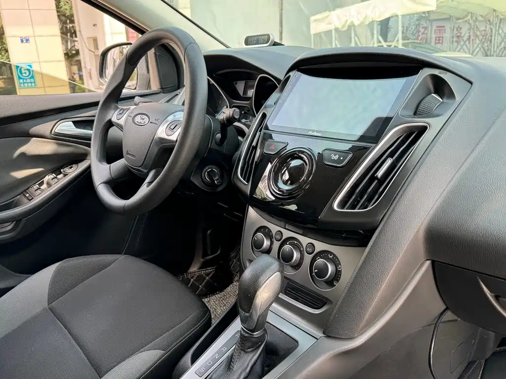 FORD FOCUS 2013