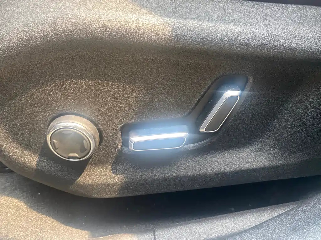 GEELY AUTO MONJARO 2020