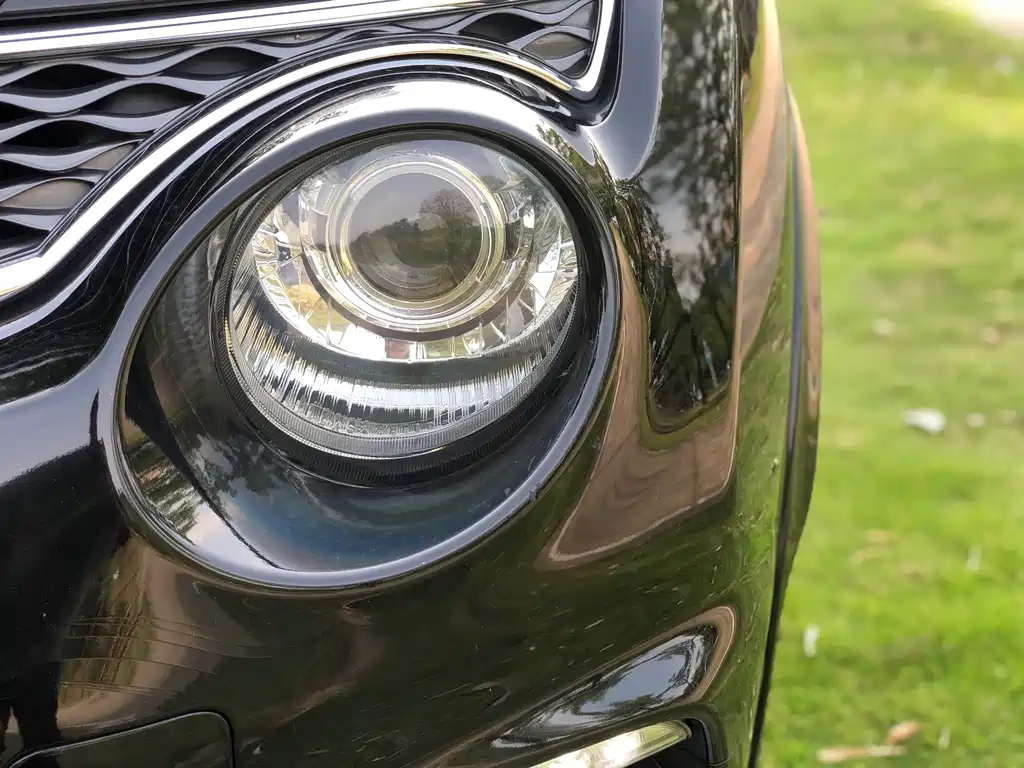 INFINITI ESQ 2014