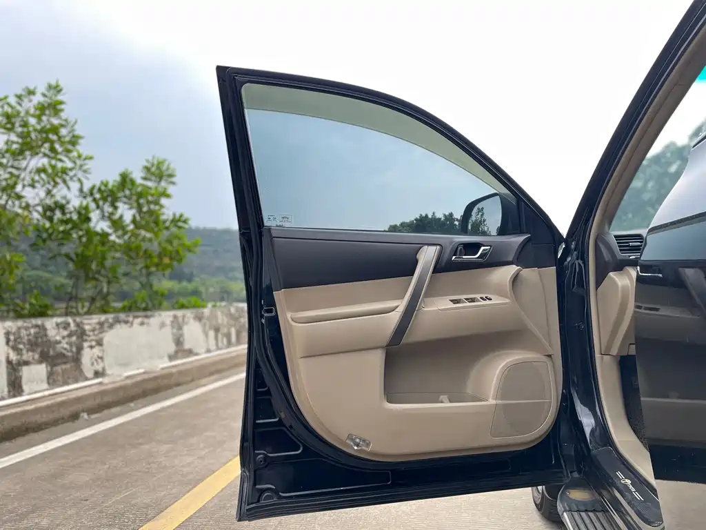 TOYOTA HIGHLANDER 2010