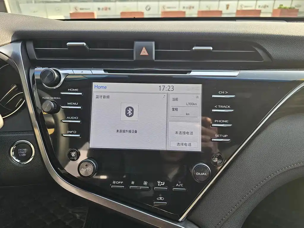 TOYOTA CAMRY 2019