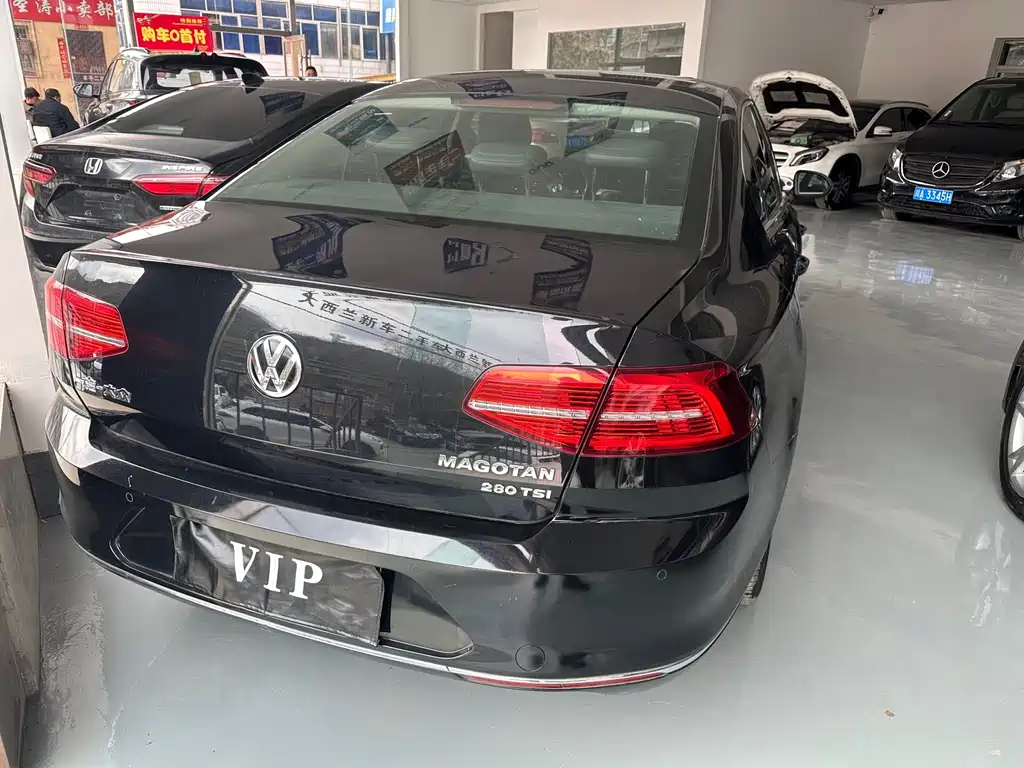 VOLKSWAGEN MAGOTAN 2020
