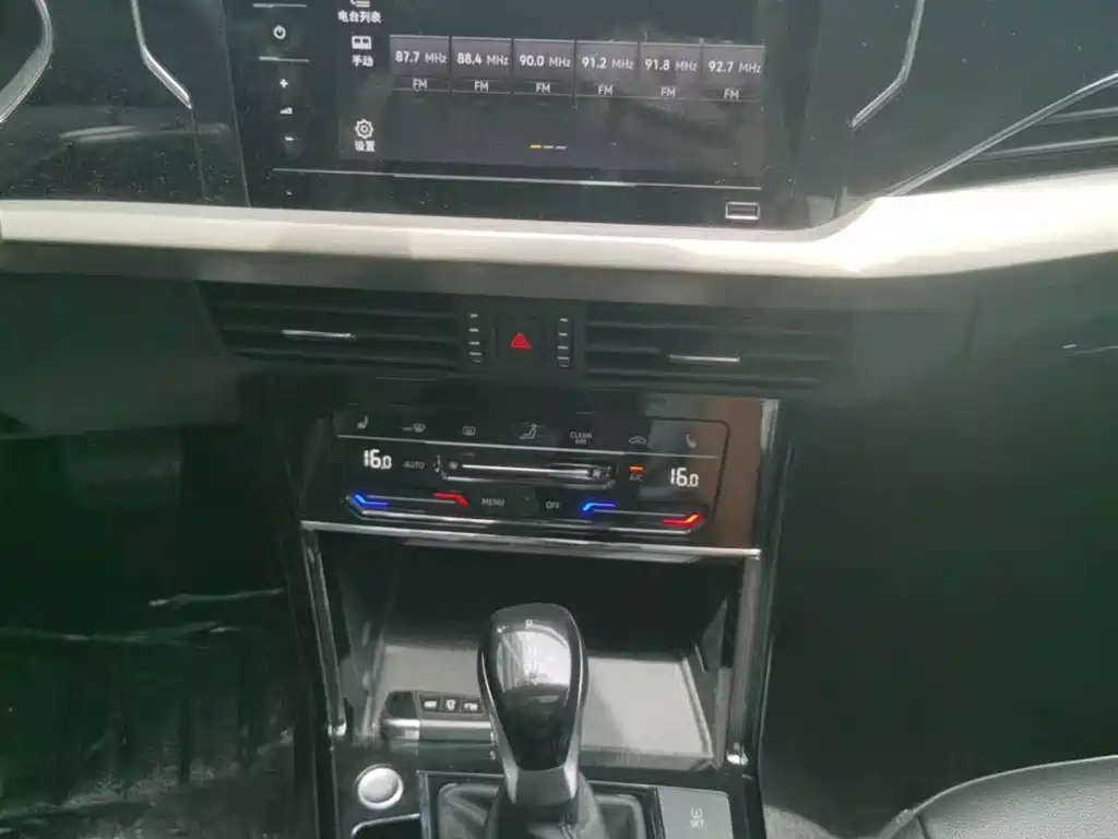 VOLKSWAGEN PASSAT 2021