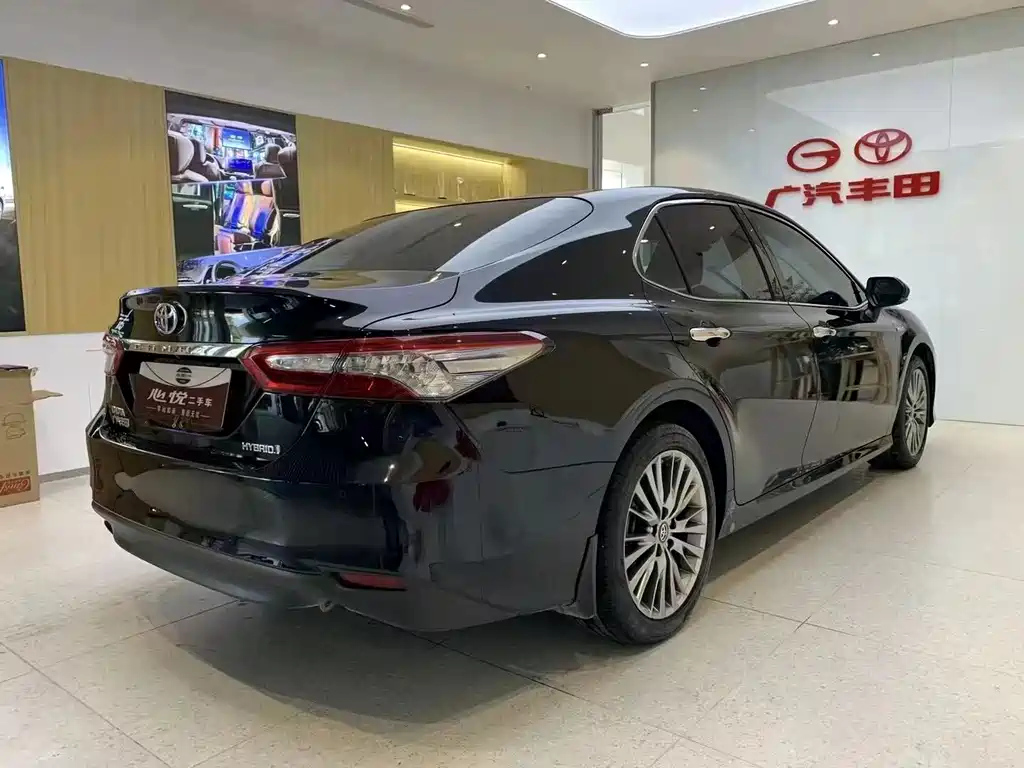 TOYOTA CAMRY 2021