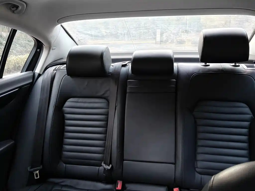 VOLKSWAGEN MAGOTAN 2012