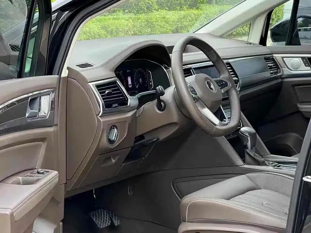 VOLKSWAGEN VILORAN 2021