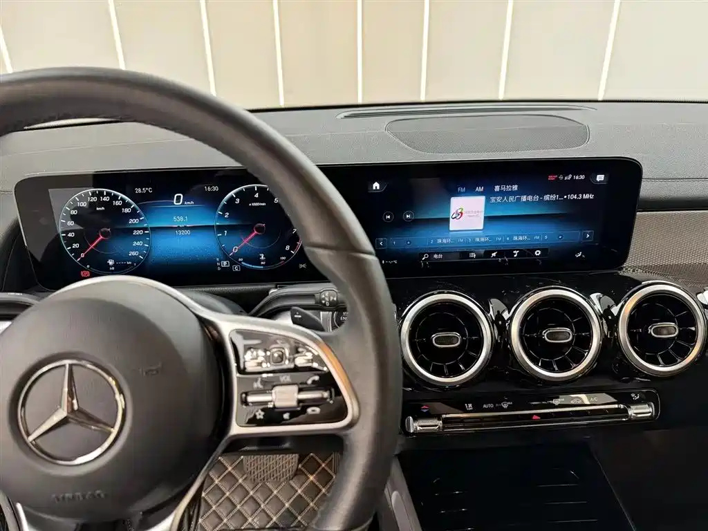 MERCEDES BENZ GLB 2022