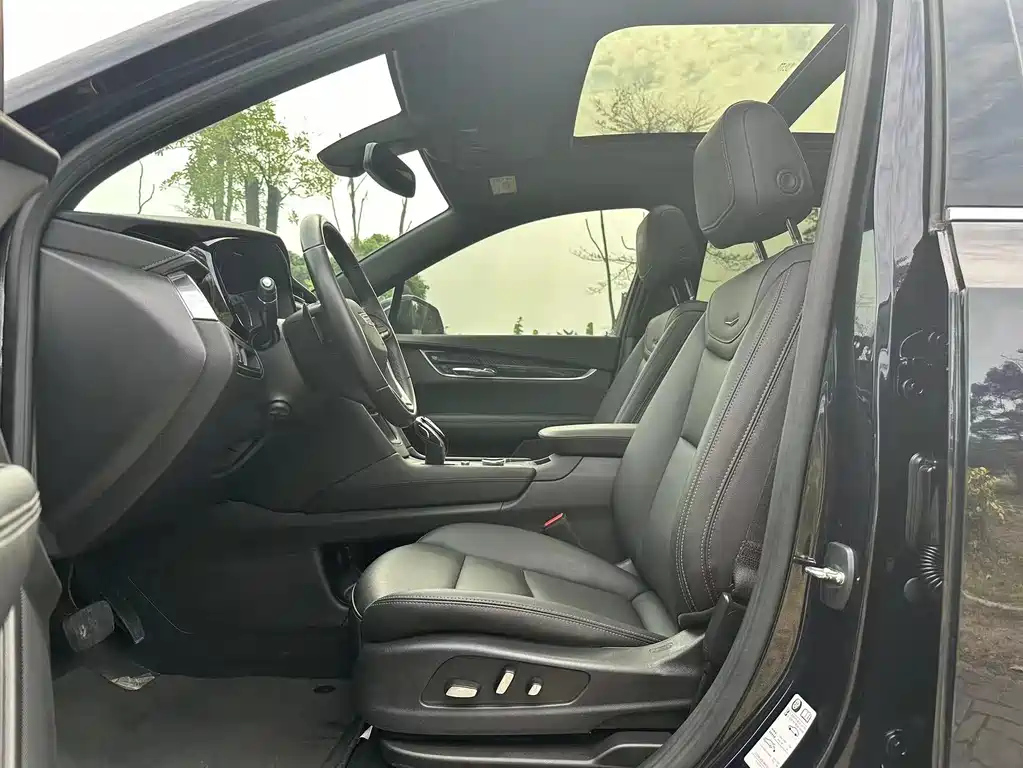 CADILLAC XT6 2021