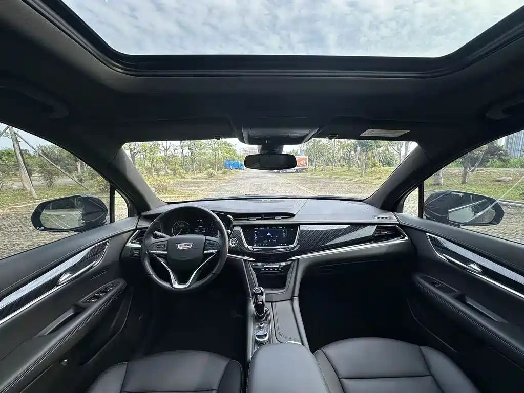 CADILLAC XT6 2021
