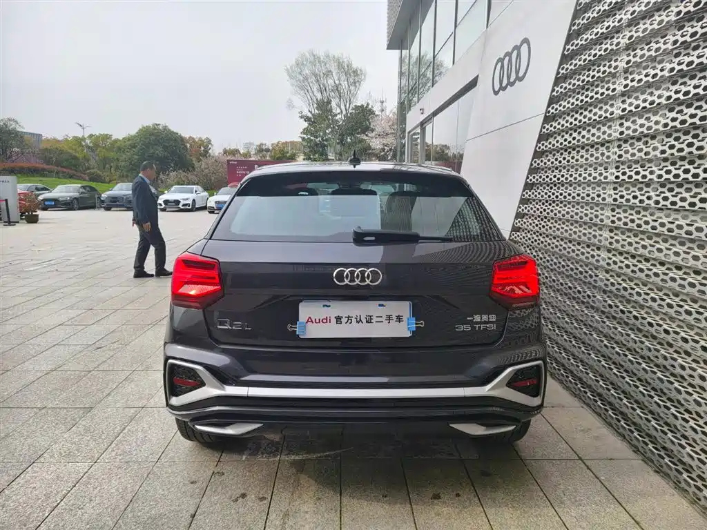 AUDI Q2L 2024