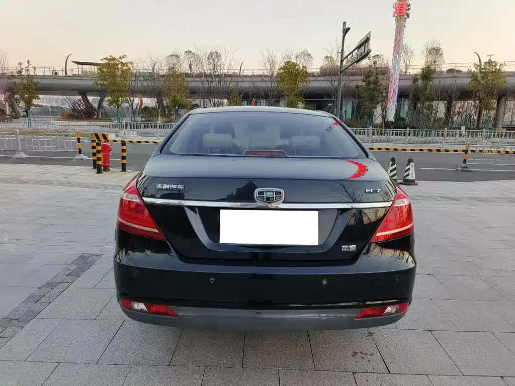GEELY AUTO EMGRAND 2015