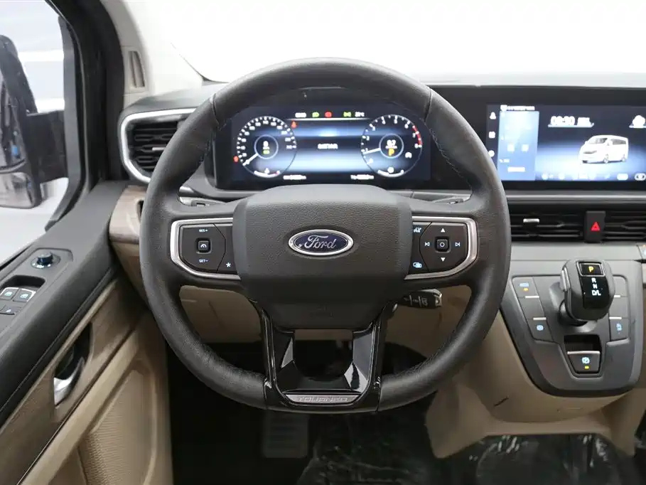 FORD TOUREO 2023