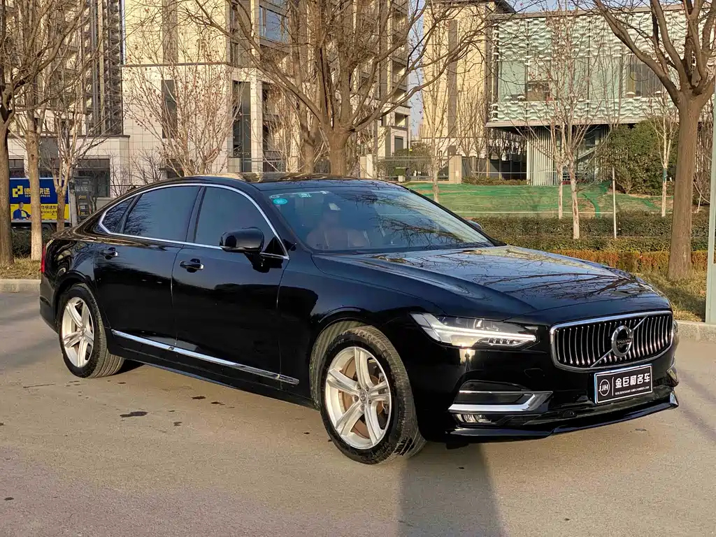 VOLVO S90 2019
