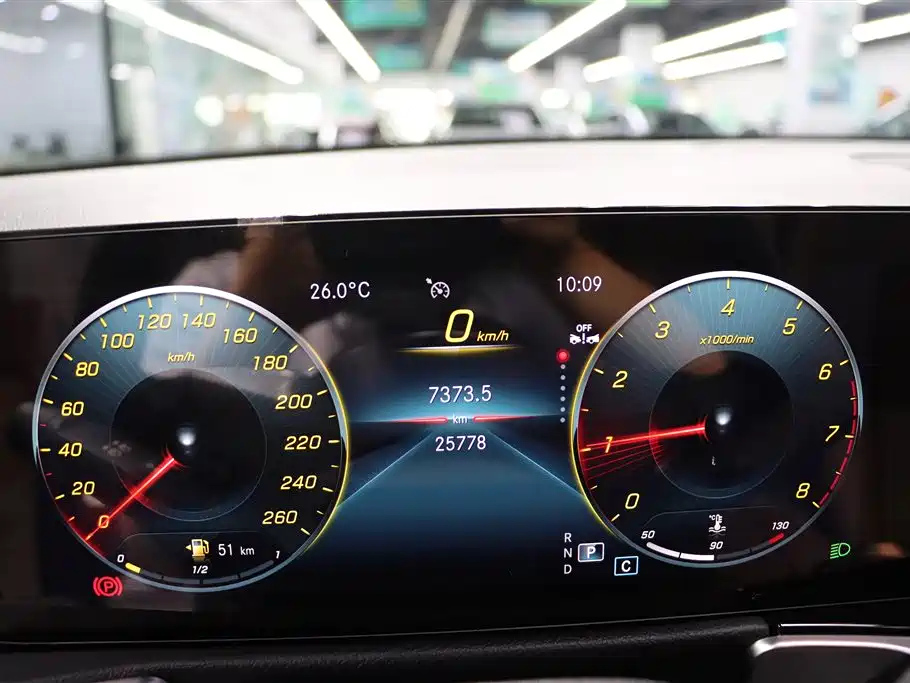 MERCEDES BENZ GLB 2023