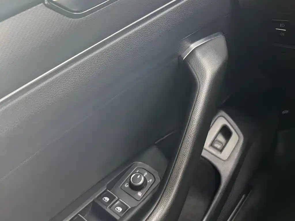 VOLKSWAGEN MAGOTAN 2022