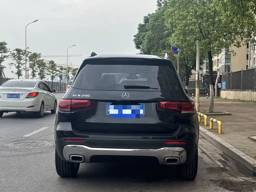 MERCEDES BENZ GLB 2023