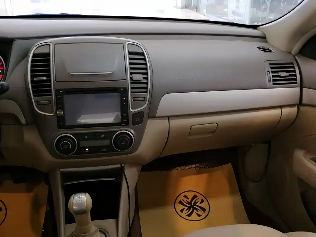 NISSAN SYLPHY 2016