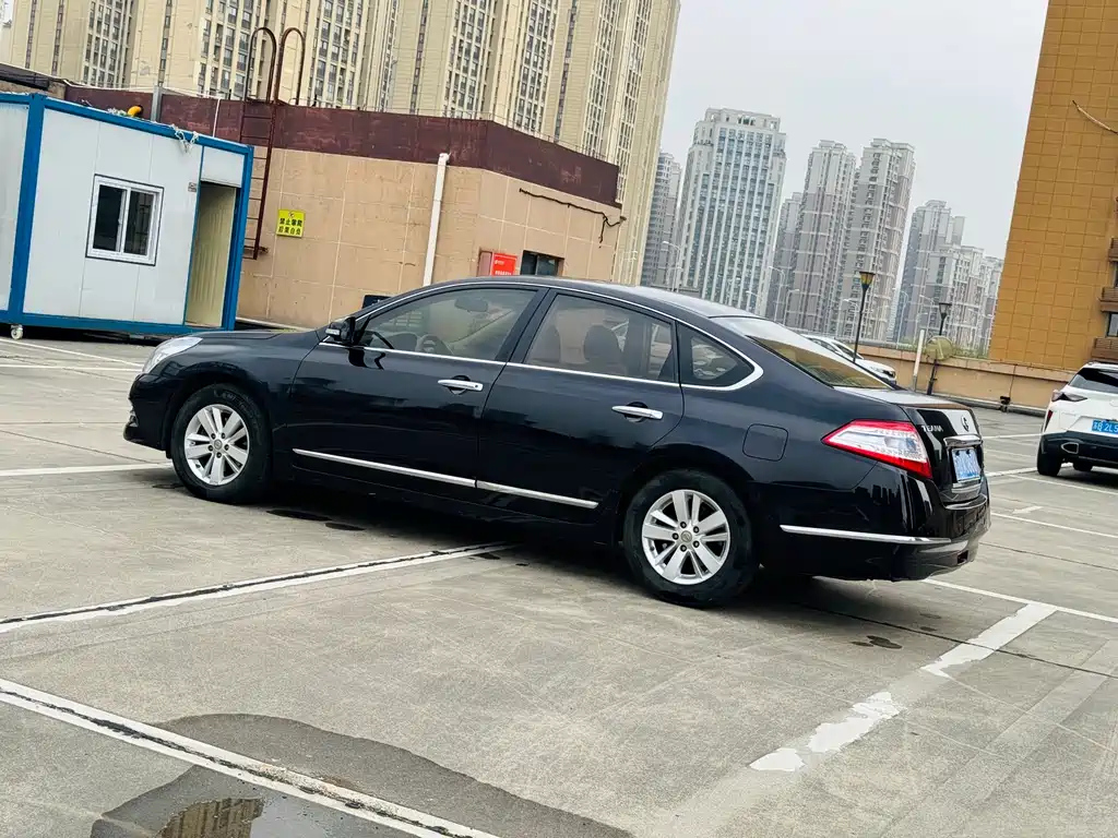 NISSAN TEANA 2012