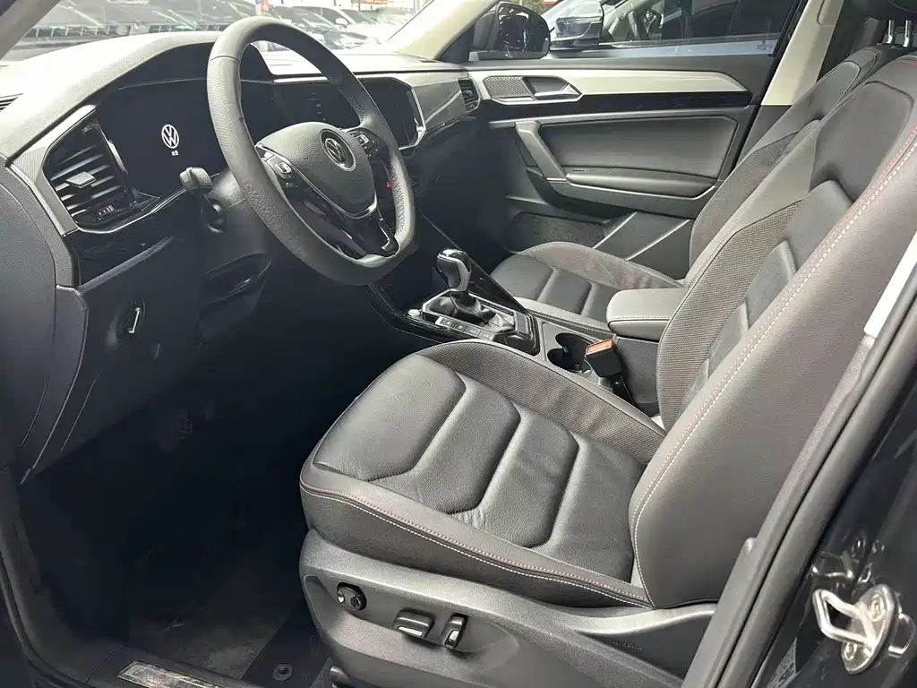 VOLKSWAGEN TAYRON 2022
