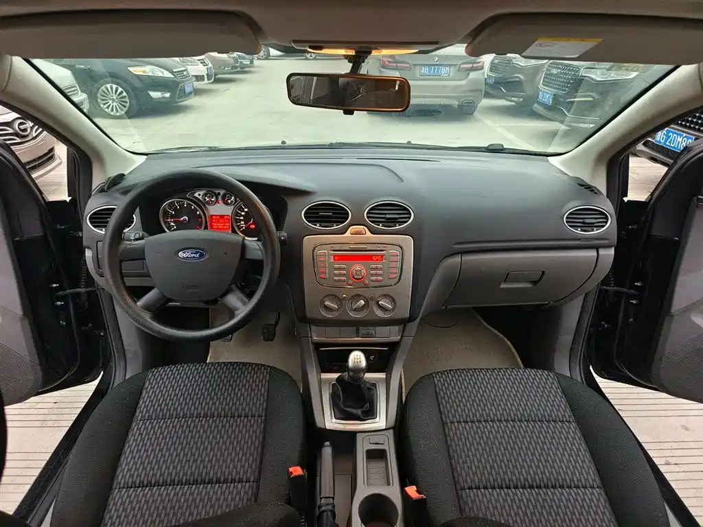 FORD FOCUS 2012