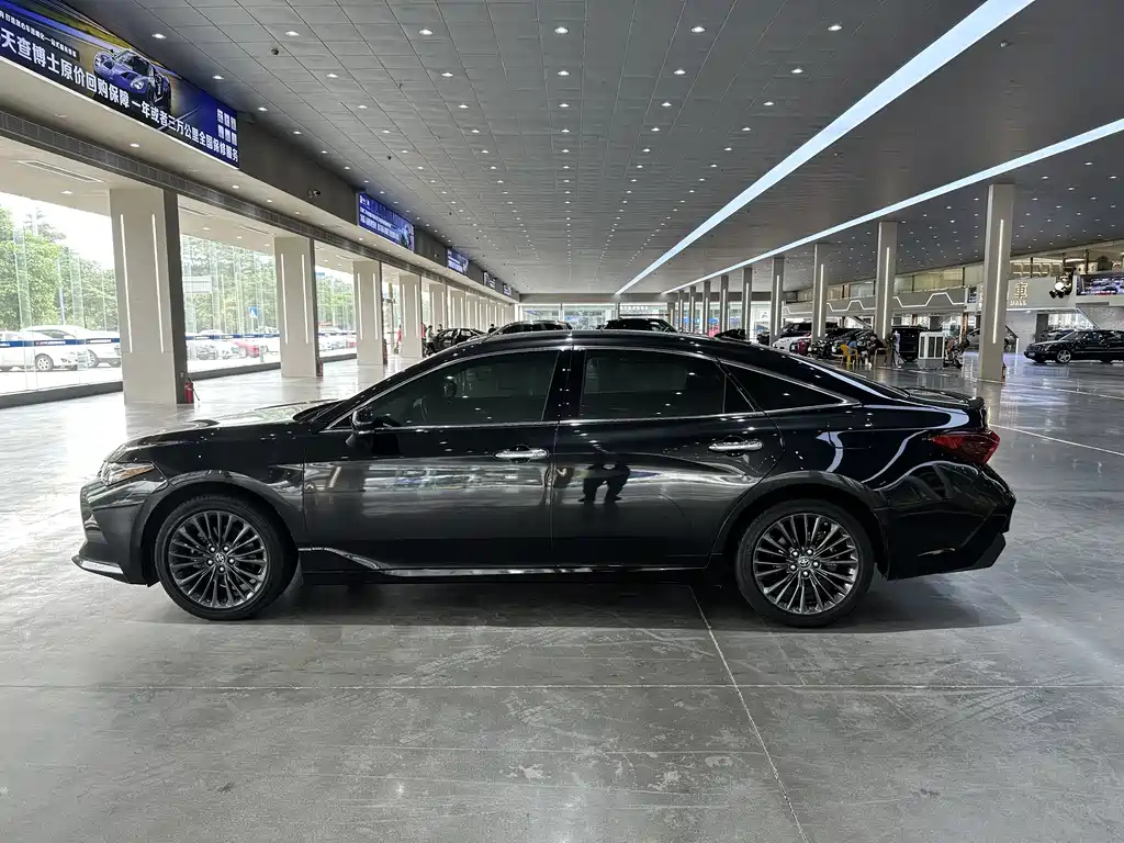 TOYOTA AVALON 2020