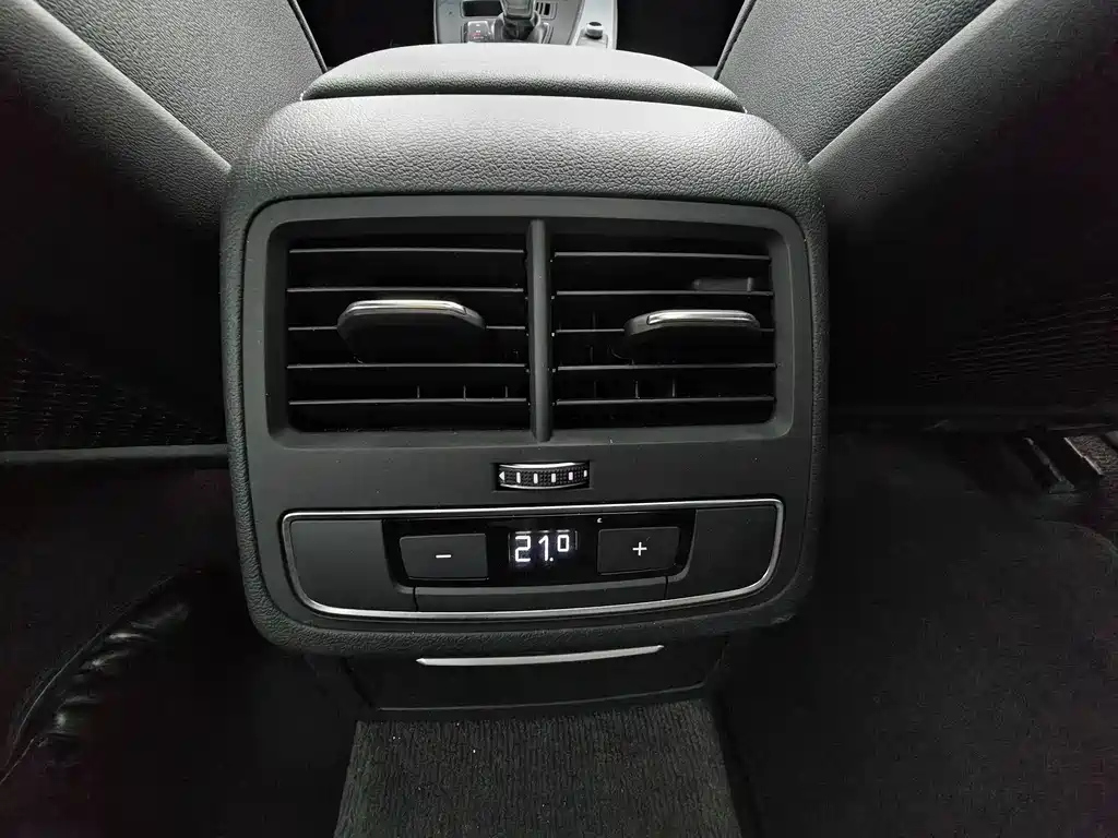 AUDI A4L 2022