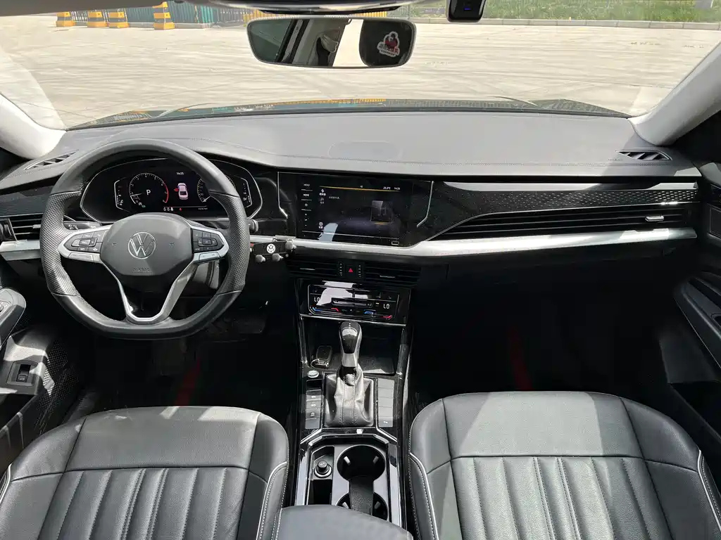 VOLKSWAGEN PASSAT 2022