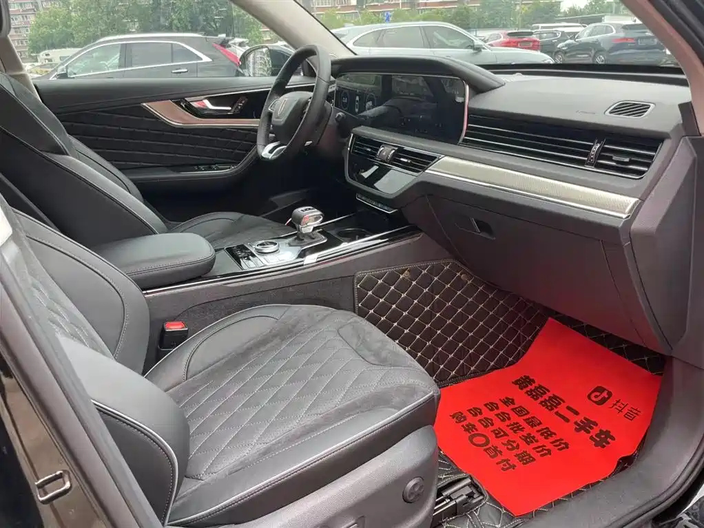 HONGQI HS5 2022