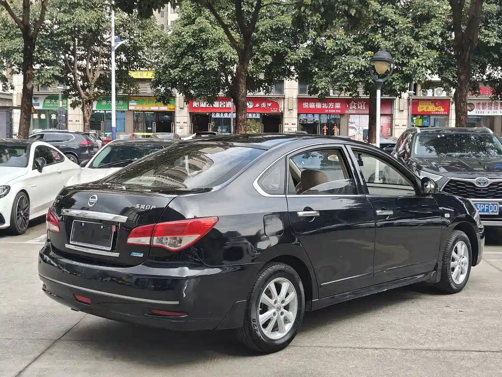 NISSAN SYLPHY 2012