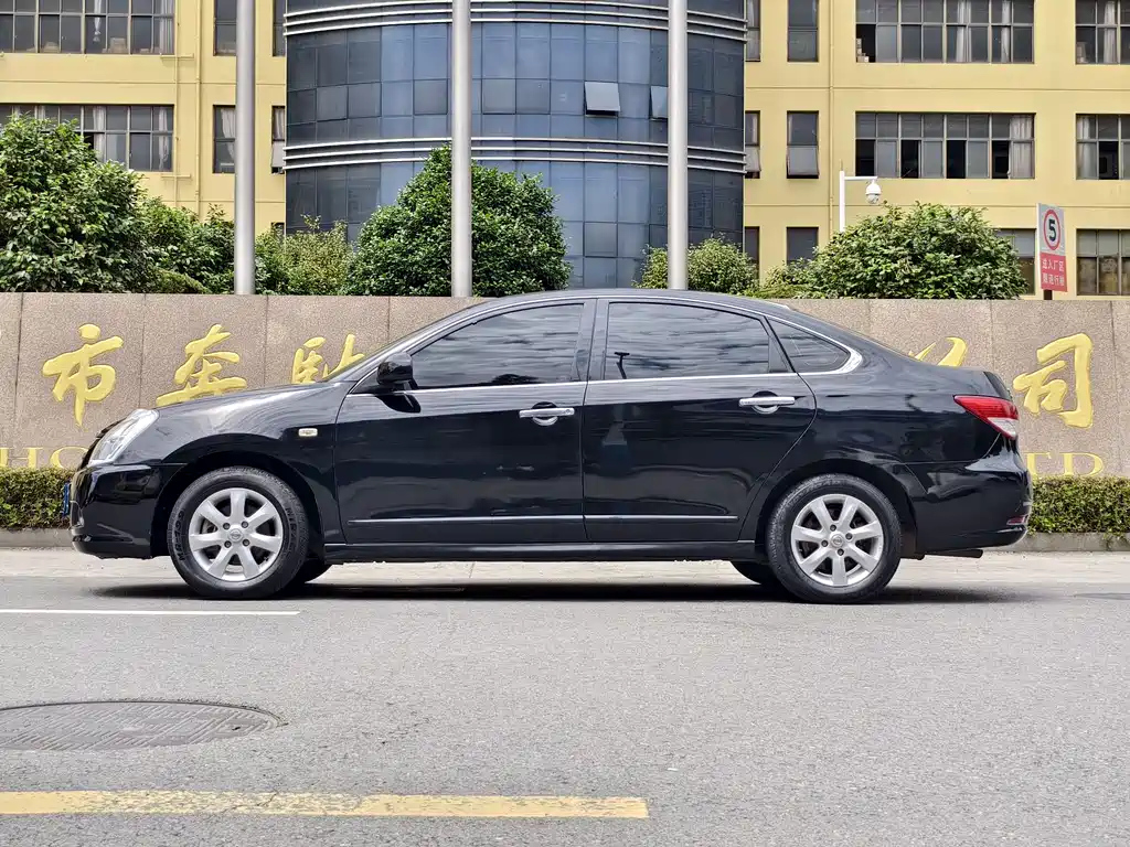 NISSAN SYLPHY 2016