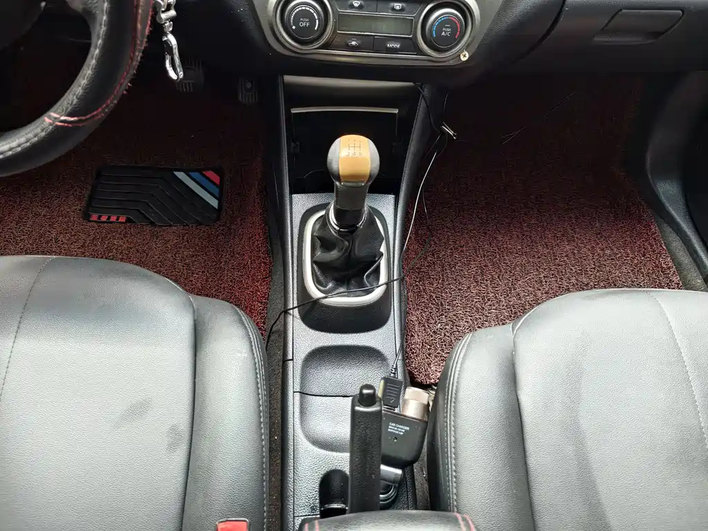 NISSAN SYLPHY 2016