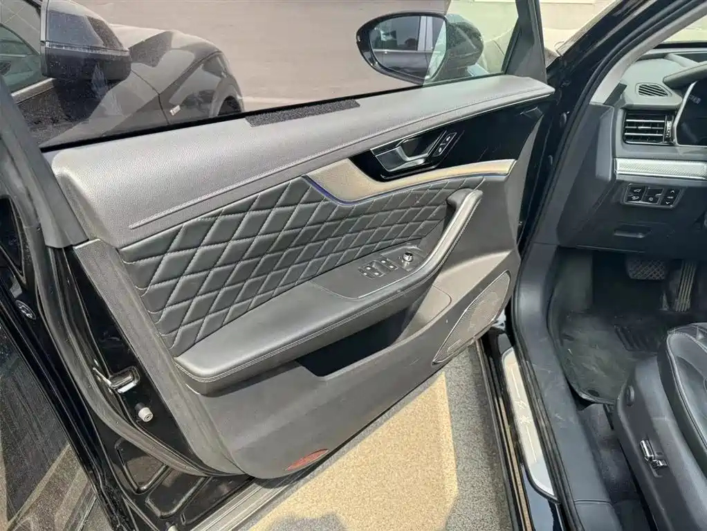 HONGQI HS5 2020