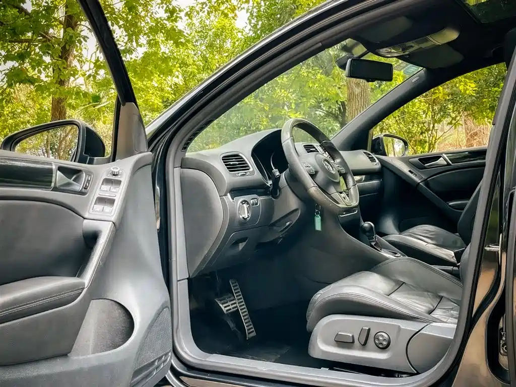 VOLKSWAGEN GOLF 2011