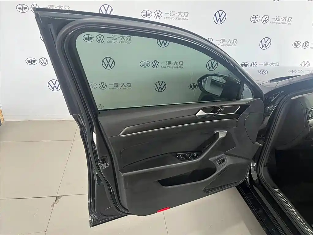 VOLKSWAGEN MAGOTAN 2021