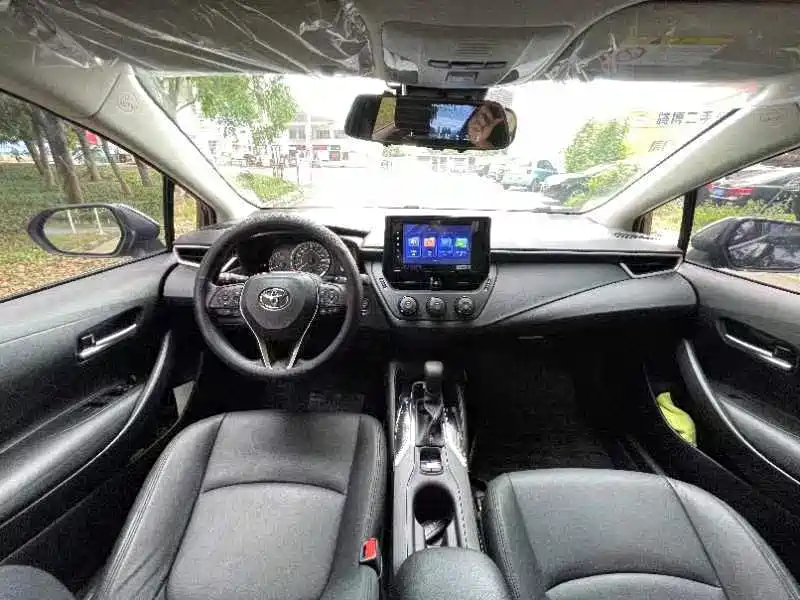 TOYOTA COROLLA 2024